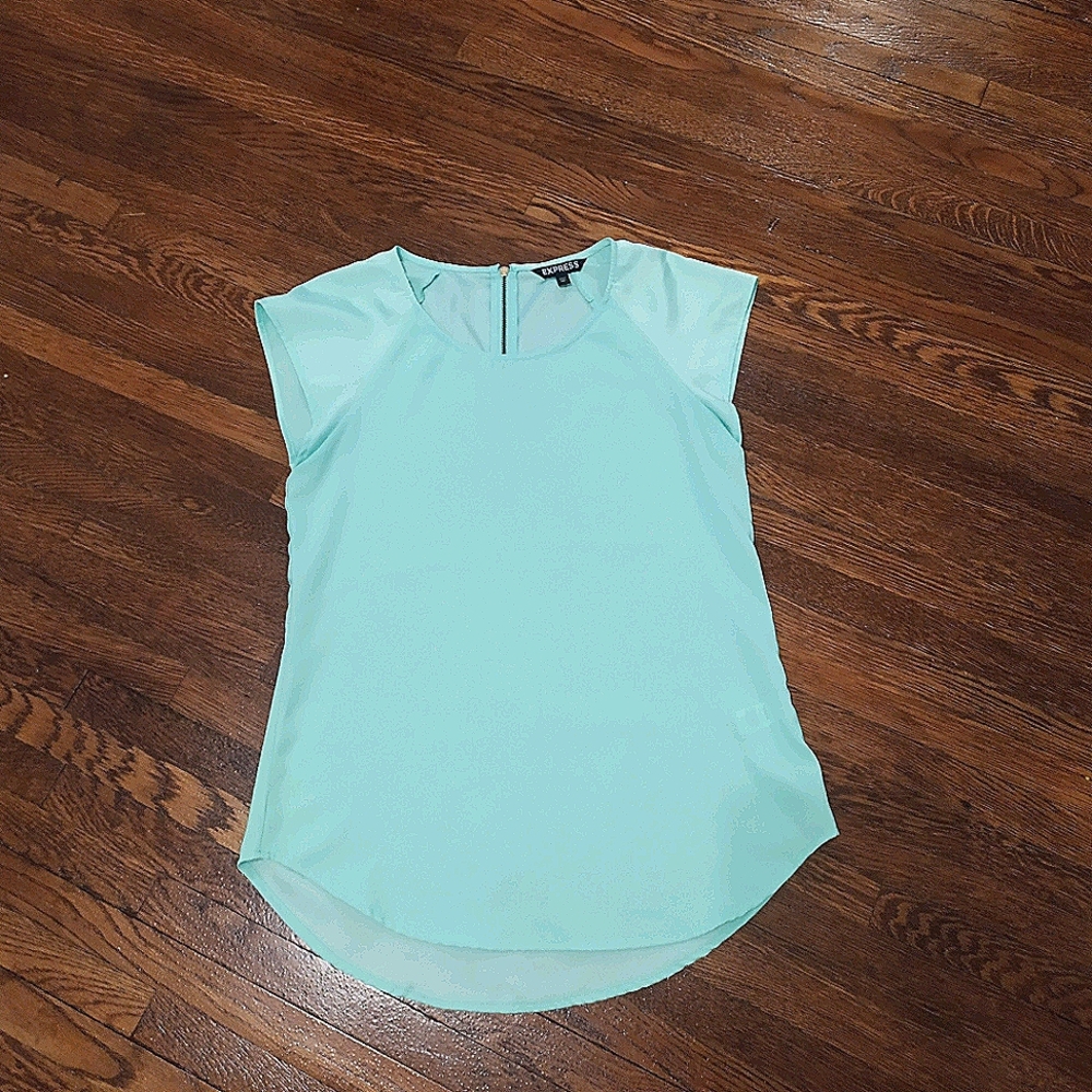 GUC Mint colored Express top!